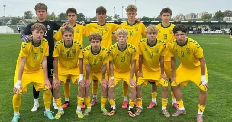 Lietuvos U-16 rinktinė atsitiesė po praleisto įvarčio: pergalę Budapešte išplėšė mačo pabaigoje