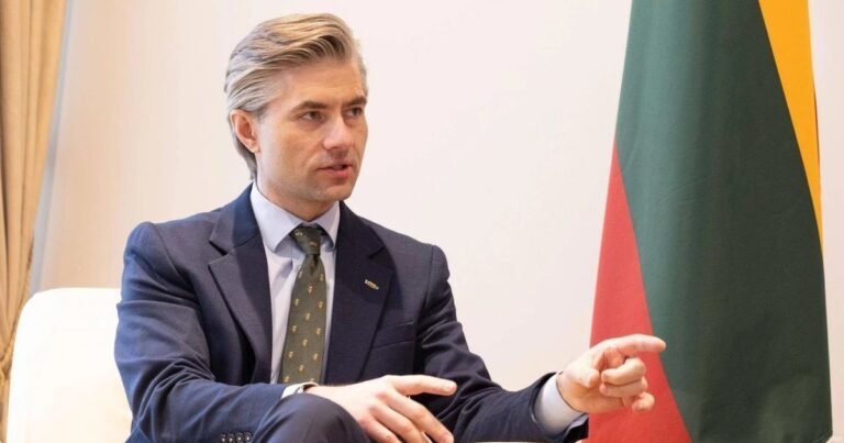 Budrys siunčia nepatogią žinutę Vašingtonui: sprendimas dėl rusiško dyzelino silpnina Vakarų spaudimą